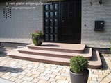 runde Eingangstreppe aus Granit