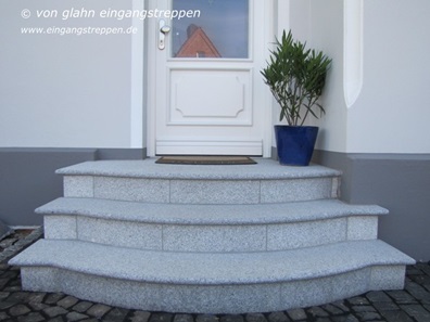 runde Treppe außen aus Granit, Geesthacht, Schleswig-Holstein